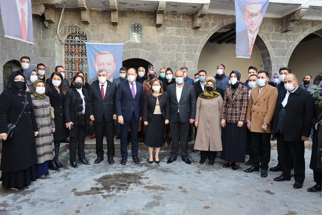 BAŞKAN ZEYNEL ABİDİN BEYAZGÜL,SİVEREK İLÇESİNDE TEMASLARDA BULUNDU