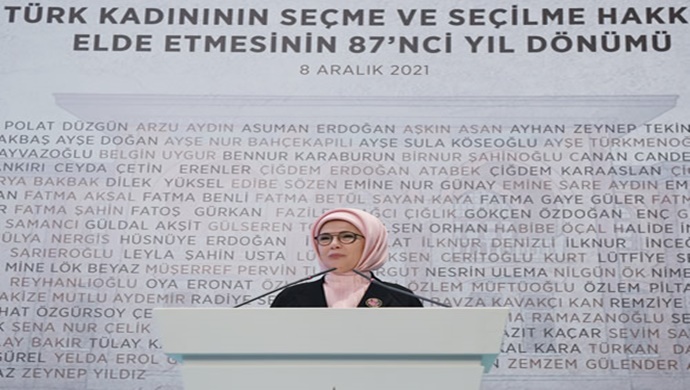 “TÜRK KADINININ GÜÇLÜ BİR AKLI, GÜÇLÜ BİR YÜREĞİ VE GÜÇLÜ BİR MANEVİYATI VARDIR”