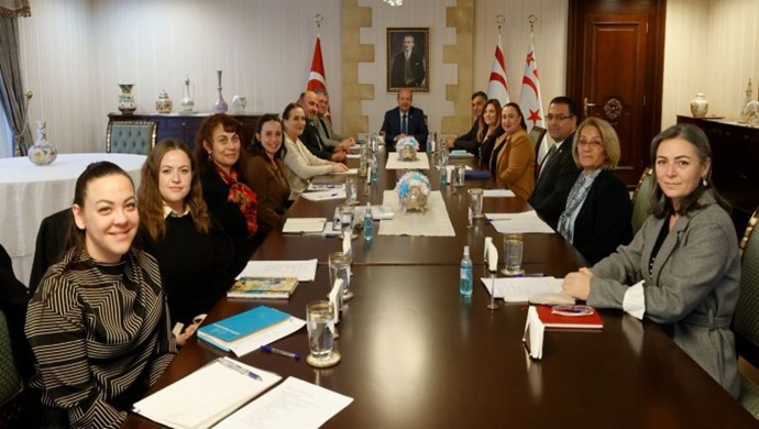 Cumhurbaşkanlığı’ndaki toplantıda yaşlı bakımevleri yasa tasarısı ve Sınırüstü’ndeki yaşlı bakımevi ele alındı