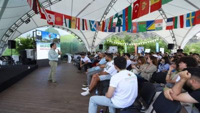 Diaspor Gənclərinin V Yay Düşərgəsində “Müasir dövrün səriştələri” mövzusunda seminar keçirilib